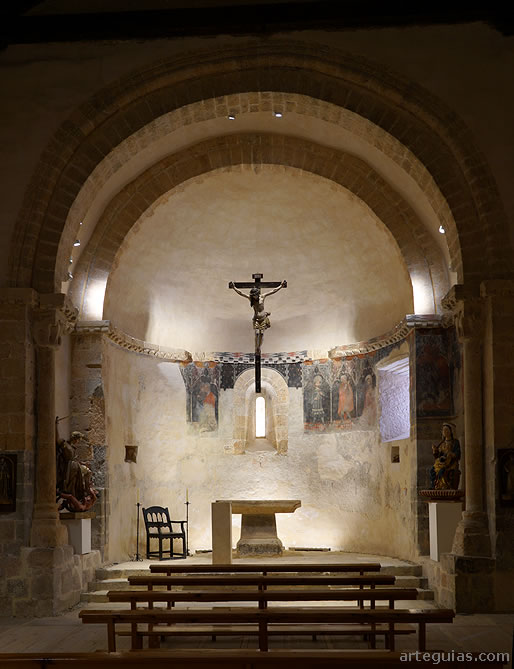 Interior de la cabecera: &aacute;bside y presbiterio