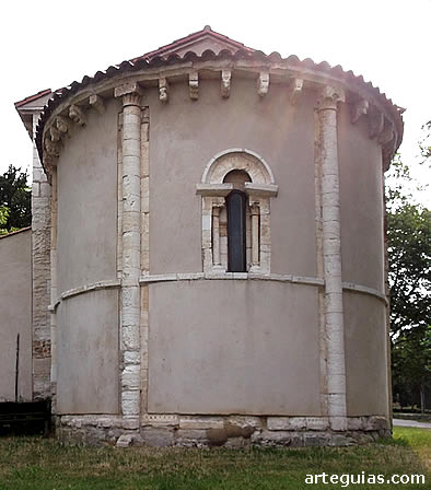 Iglesia de Sograndio: &aacute;bside