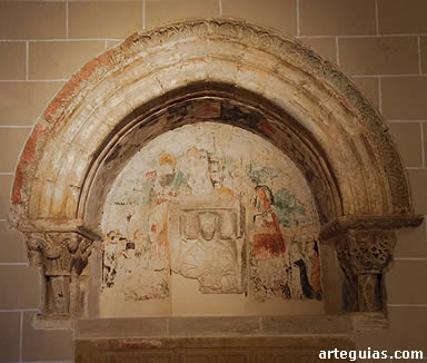 Arcosolio en el interior de la iglesia