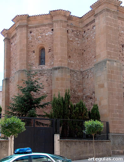 Cabecera g&oacute;tico-renacentista de la iglesia de Santo Domingo