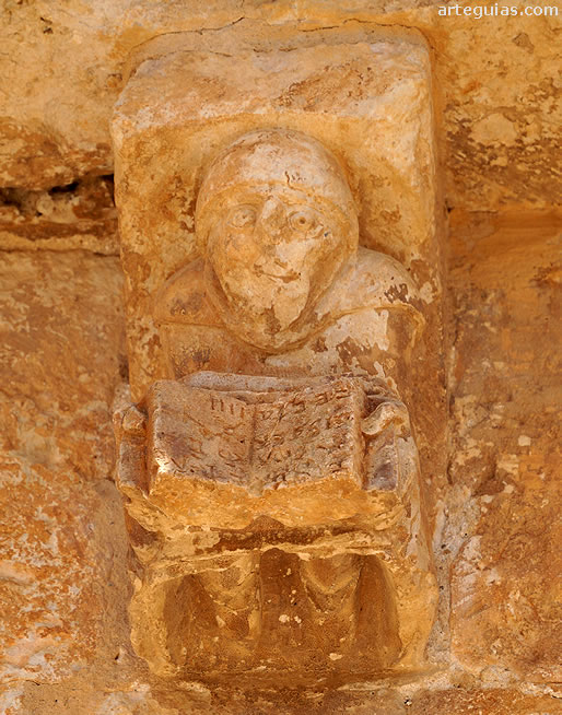 Canecillo con la inscripci&oacute;n de la fecha de 1081