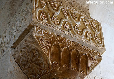 Capitel del arco triunfal