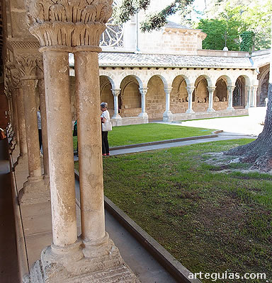 Claustro de San Pedro de la R&uacute;a de Estella