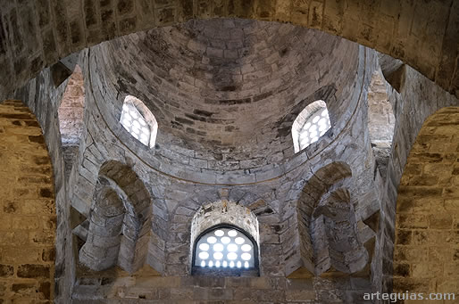 Cúpula interior con sus dobles trompas