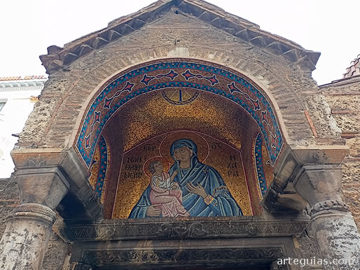 Mosaico del t&iacute;mpano de la puerta. Siglo XX