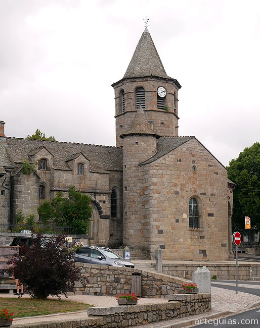 La iglesia desde el suroeste