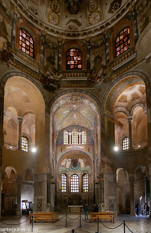 Aspecto majestuoso de San Vital de R&aacute;vena