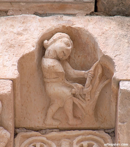 La iglesia de Sotosalbos ofrece una colecci&oacute;n impresionante de escultura tardorrom&aacute;nica