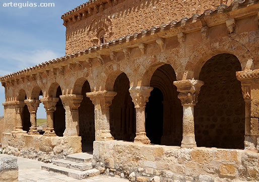 P&oacute;rtico rom&aacute;nico