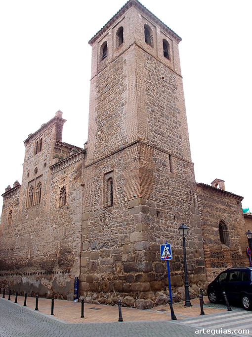 Cabecera y torre campanario de la Iglesia de Santiago el Nuevo de Talavera de la Reina