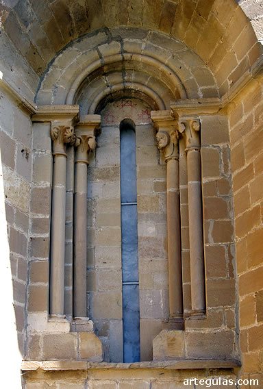 Ventanal del &aacute;bside