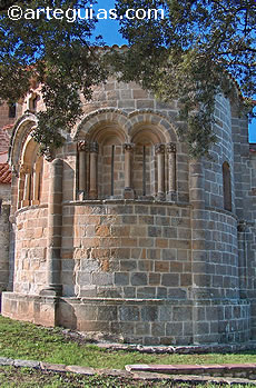 Rom&aacute;nico en la Costa de Cantabria: Bareyo