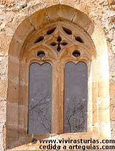 Ventanal g&oacute;tico. Llas