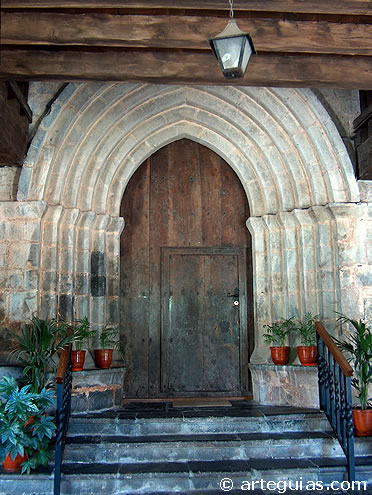 Puerta de la iglesia de Elduain, Guip&uacute;zcoa