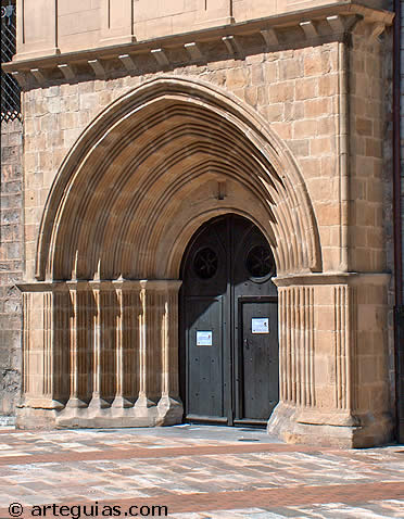 Portada del Convento de San Agust&iacute;n de Hernani