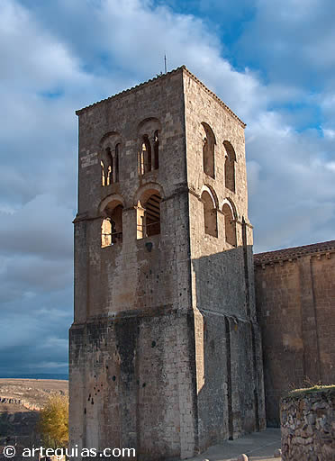 Torre campanario de la iglesia de El Salvador, Sep&uacute;lveda