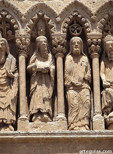 Detalle del friso escult&oacute;rico sur