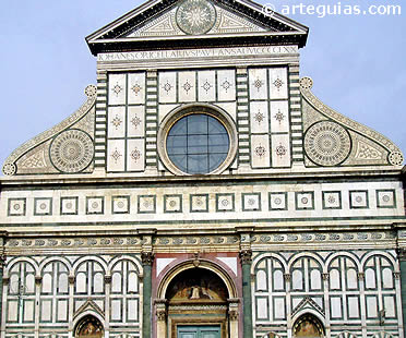 El arco apuntado y las elevaciones del g&oacute;tico europeo no cuajaron plenamente en Italia