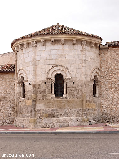 &Aacute;bside rom&aacute;nico de la iglesia de San Miguel de &iuml;scar