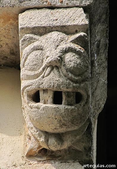 Canecillo de la Ermita de la Virgen del Campo de Maeztu