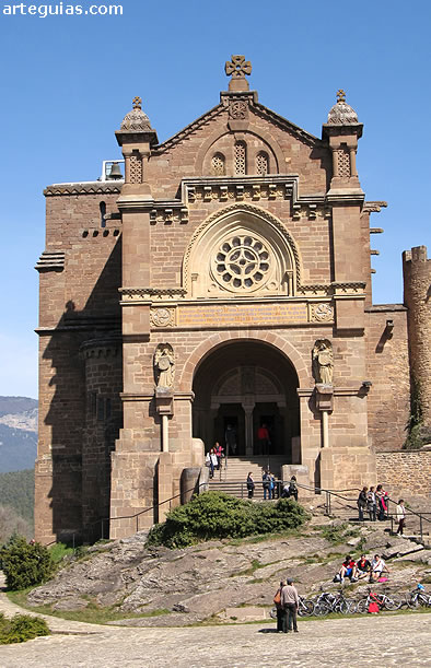 Bas&iacute;lica del castillo de Javier