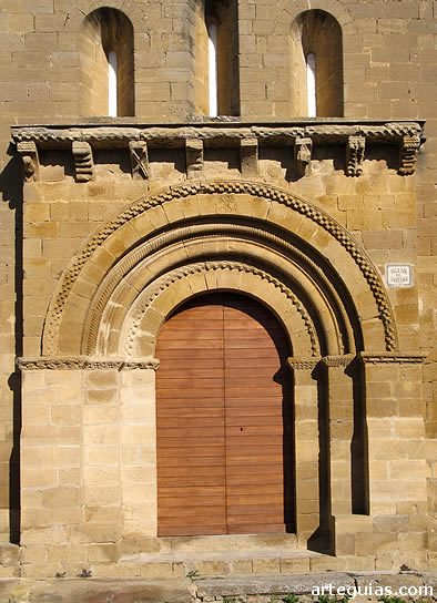 Luna . Iglesia de Santiago