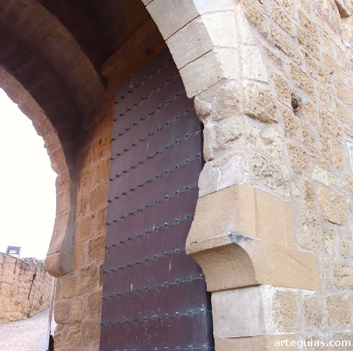 Arco de herradura de la Puerta de la Imagen