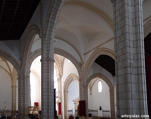 Iglesia de Santa María la Mayor: interior gótico