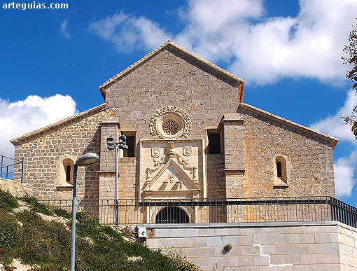 Iglesia de Santa María la Mayor: fachada occidental