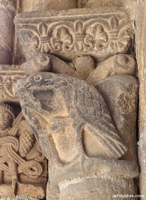 Capitel de aves