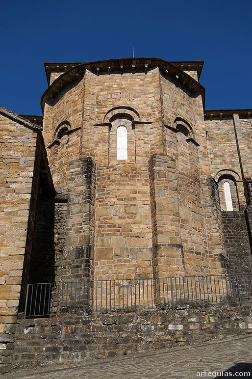 Magn&iacute;fico &aacute;bside