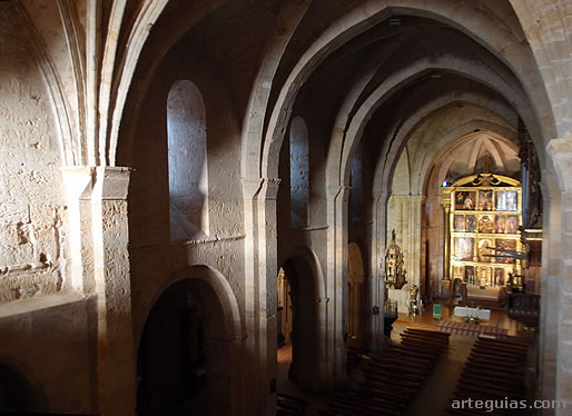 B&oacute;vedas de la nave central de la iglesia del Monasterio de Fitero