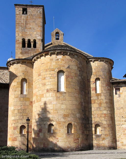 Cabecera rom&aacute;nica de la iglesia abacial de Leyre