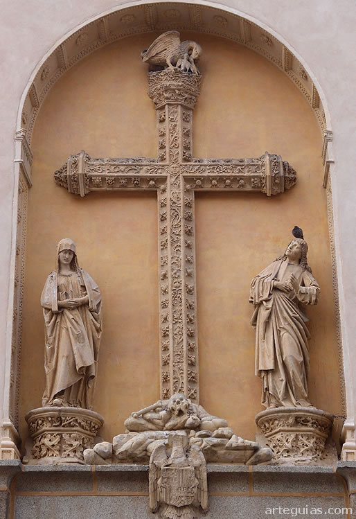 Calvario de la puerta principal