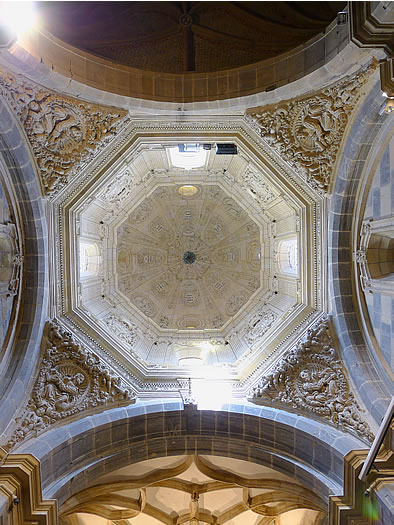 C&uacute;pula de la Capilla del Lignum Crucis