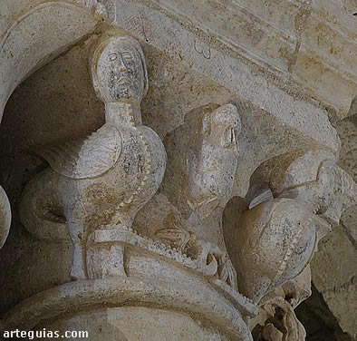 Capitel con arp&iacute;as