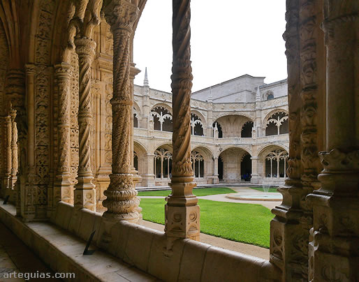 Claustro bajo mon&aacute;stico
