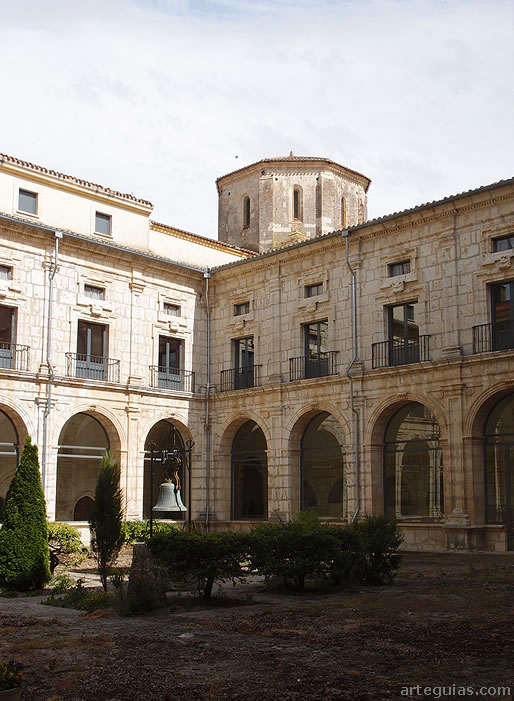 Claustro de la Hospedería del monasterio