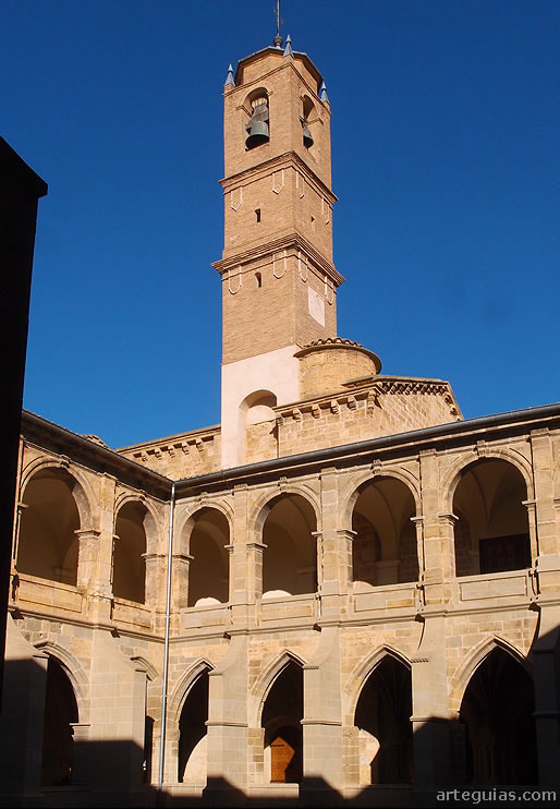 Claustro de este monasterio navarro