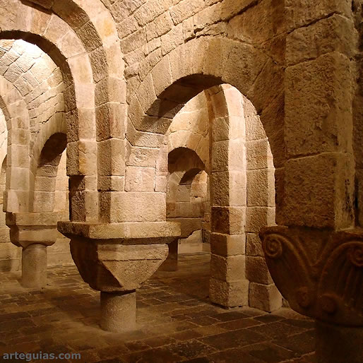 Cripta mon&aacute;stica del Monasterio de Leyre