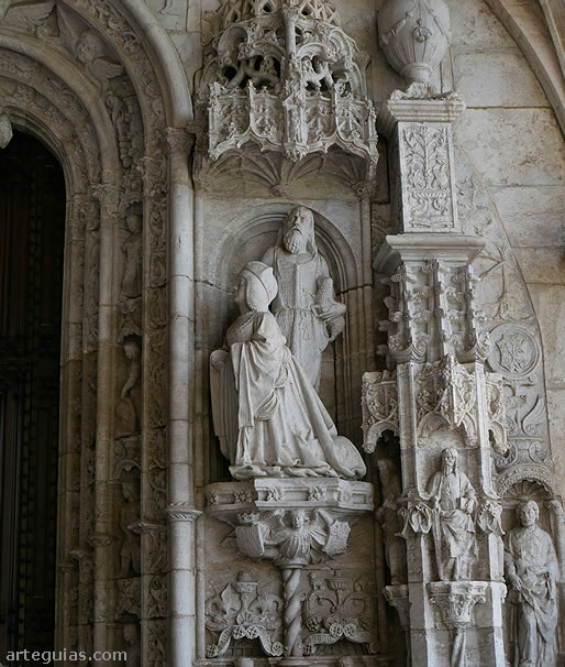 Esculturas del lado derecho de la portada occidentaL. la reina Mar&iacute;a y San Juan Bautista
