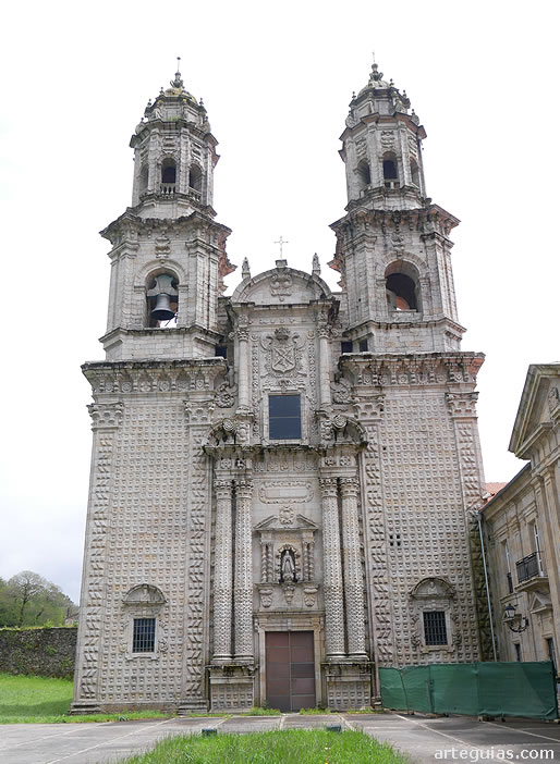Fachada principal de la iglesia del monasterio
