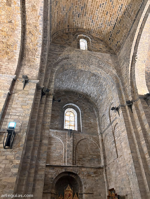 Interior del brazo sur del transepto