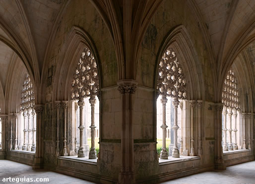 Arquer&iacute;as del claustro. Monasterio de Batalha