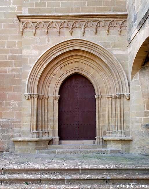 Puerta de la iglesia