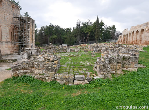 Ruinas del refectorio de Dafni
