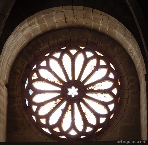 Rosetón de la fachada occidental. Iglesia del Monasterio de La Oliva