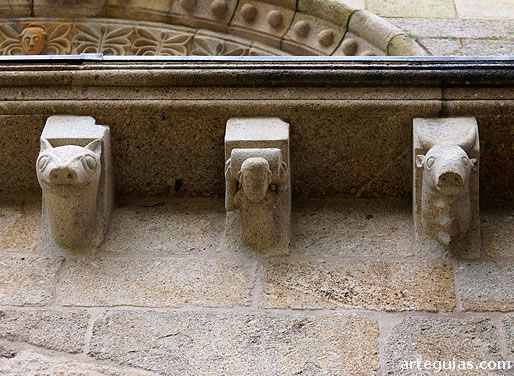 Canecillos del tejaroz