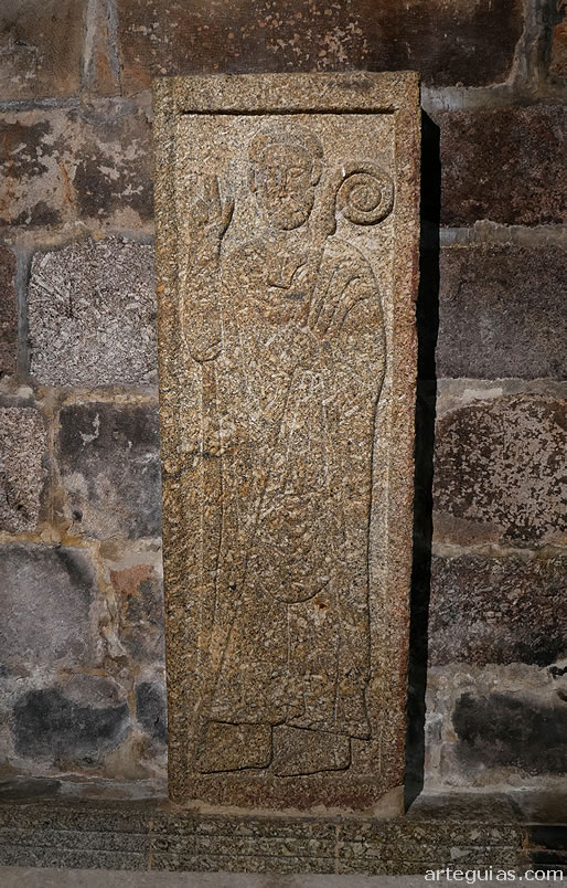 Lauda sepulcral de un abad