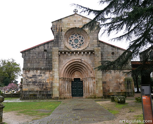 Iglesia del Monasterio de Pa&ccedil;o de Sousa: imafronte